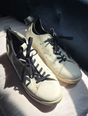 Men's Rdusak Size 10.5 White Leather Lace-Up Sneakers with Black Laces